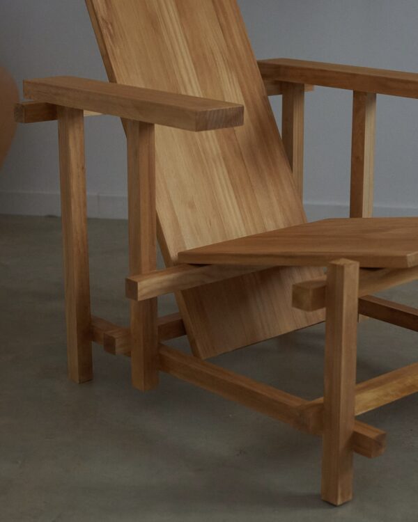 _DF07027 Red and Blue armchair