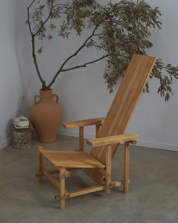 _DF07028 Red and Blue armchair