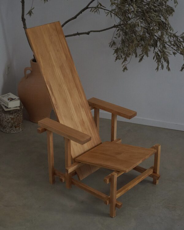 _DF07033 Red and Blue armchair