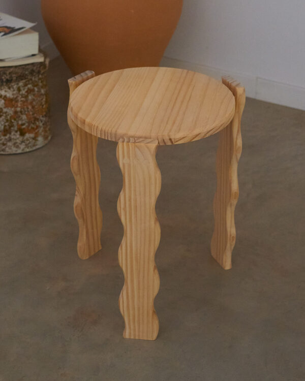 wavy stool