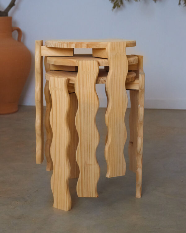 wavy stool
