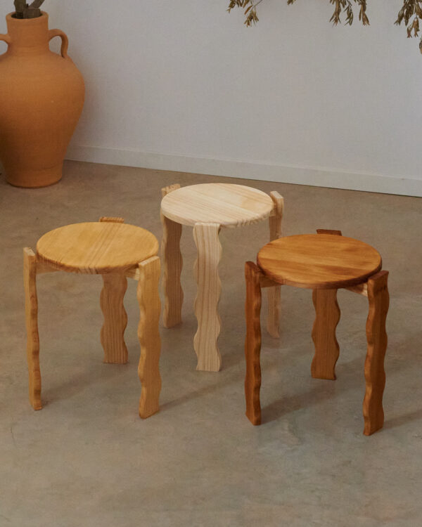 wavy stool