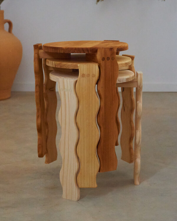 wavy stool