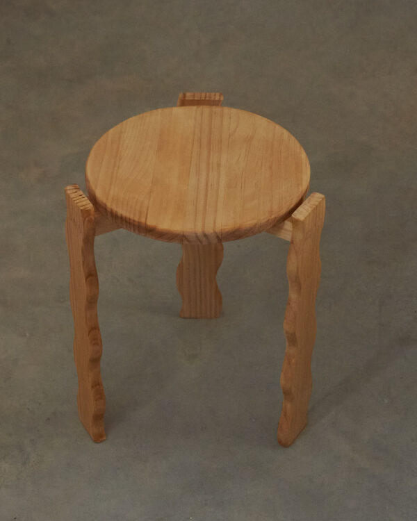 wavy stool