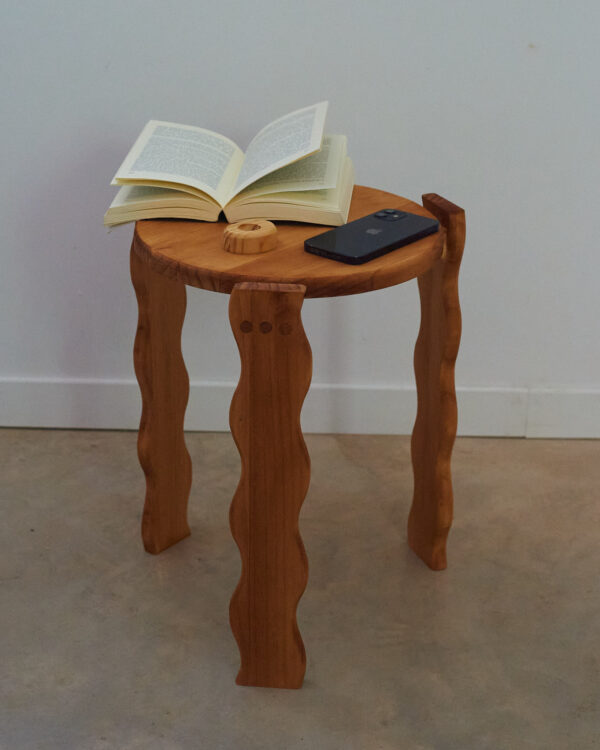 wavy stool