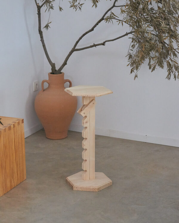 Height pedestal