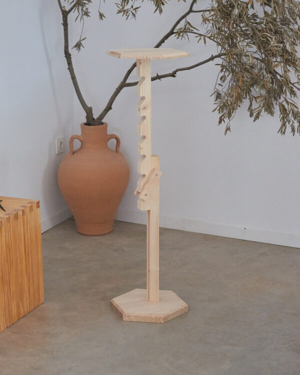 Height pedestal